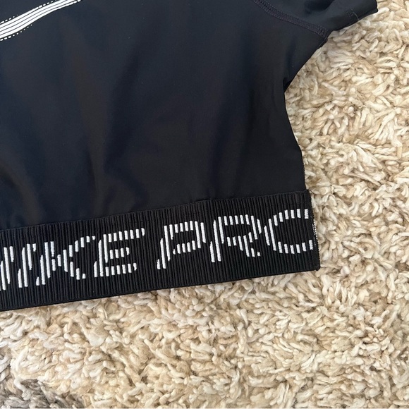 ✔️ NWT✔️ NIKE Pro Dri-Fit Graphic Cropped Training Top - Picture 4 of 9